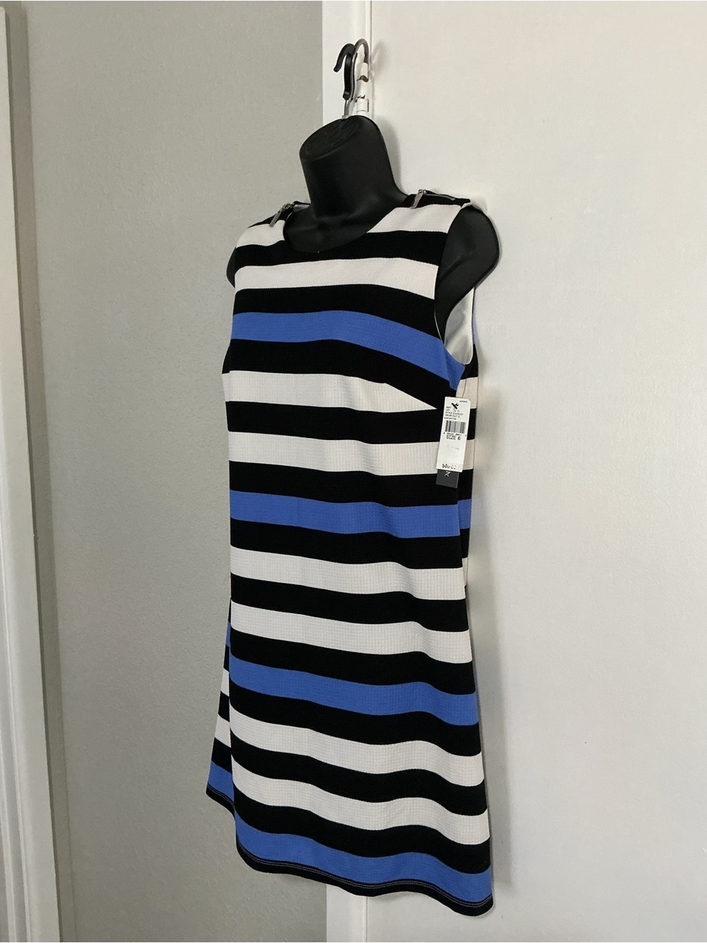 Ab studio dress shift style. Sz6 with shoulder  zippers black, white and blue